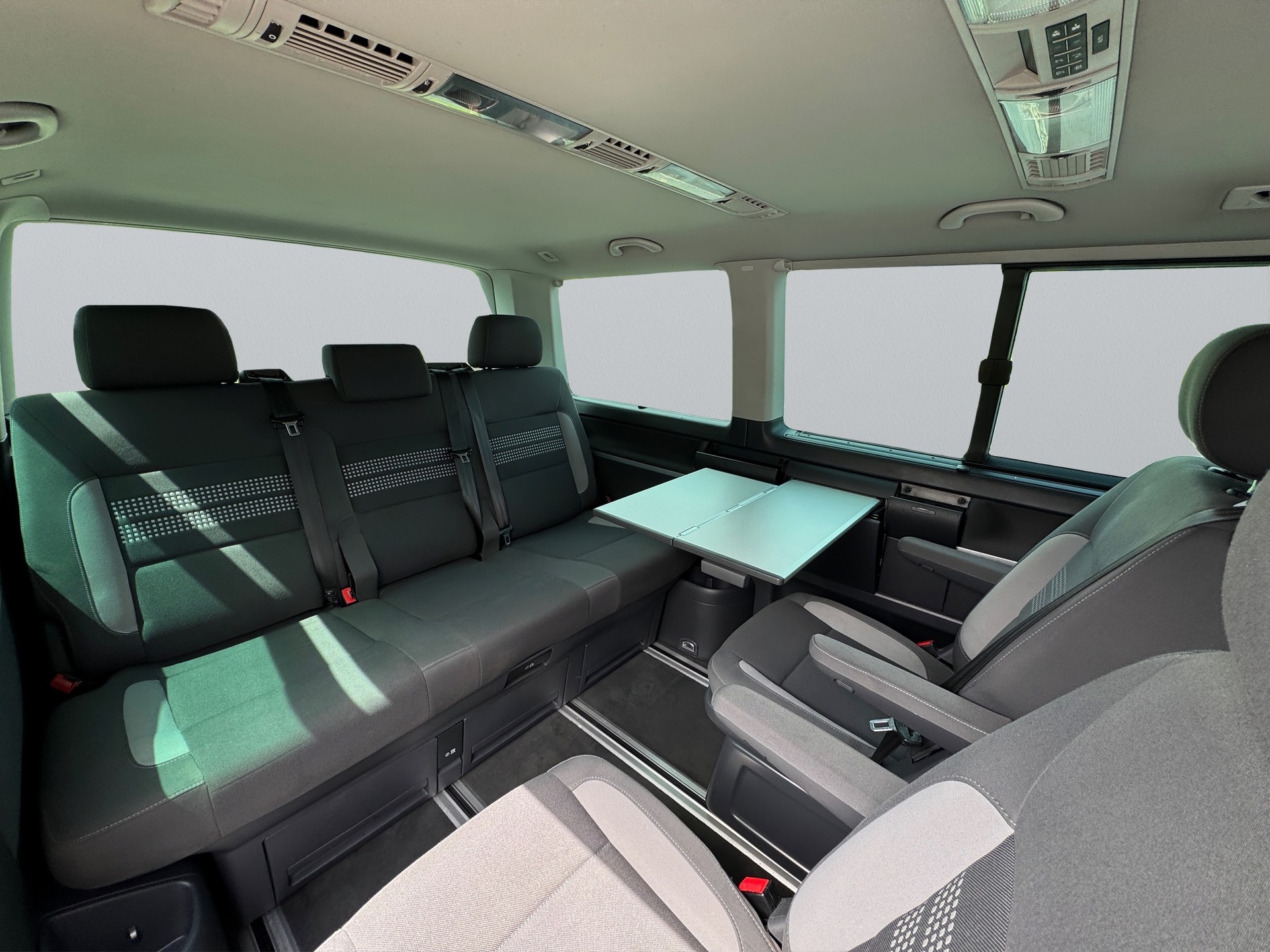 VW Multivan 2.0 4Motion DSG Edition25-image-16