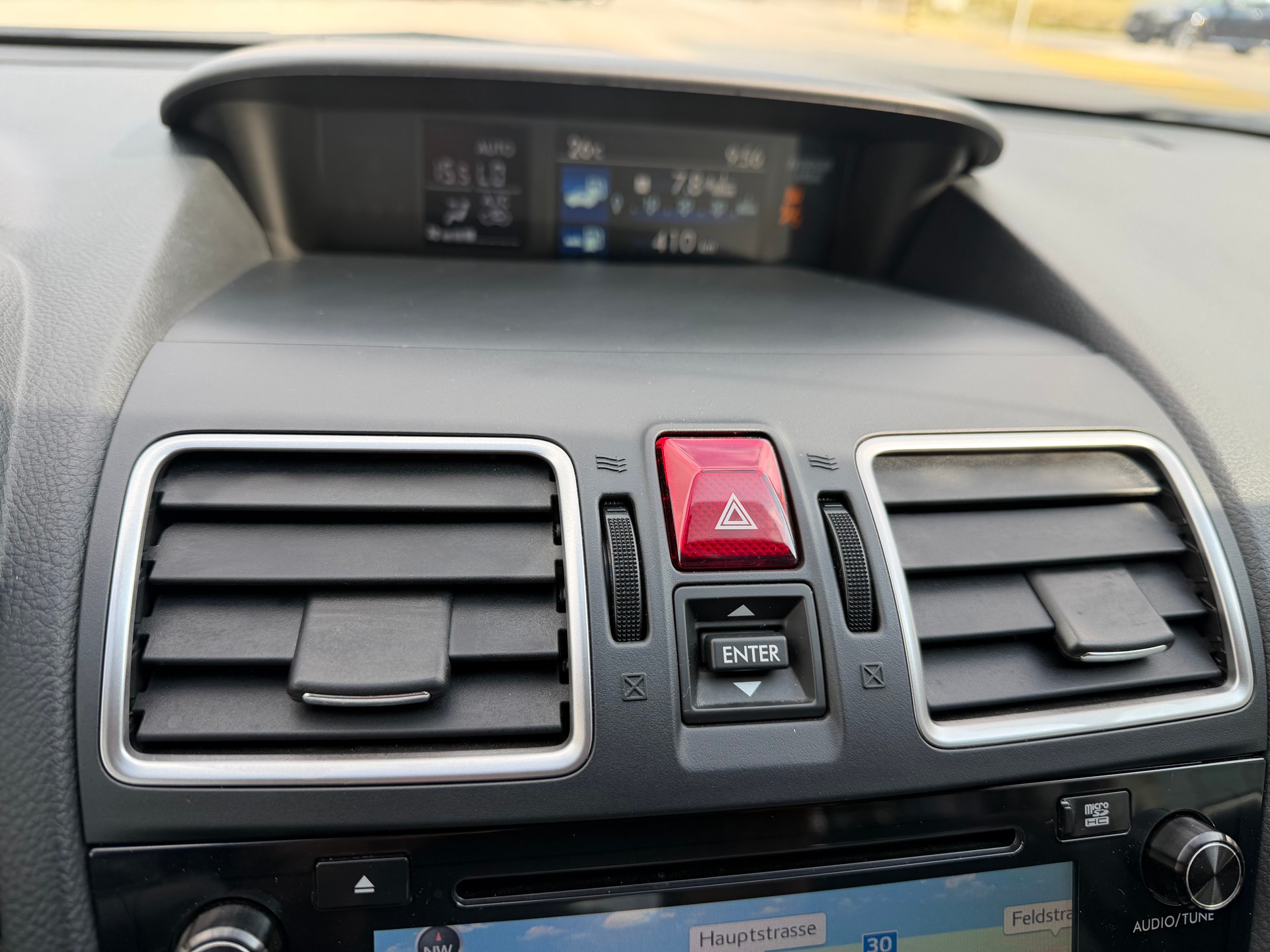SUBARU XV 2.0 Swiss Two AWD CVT-image-6