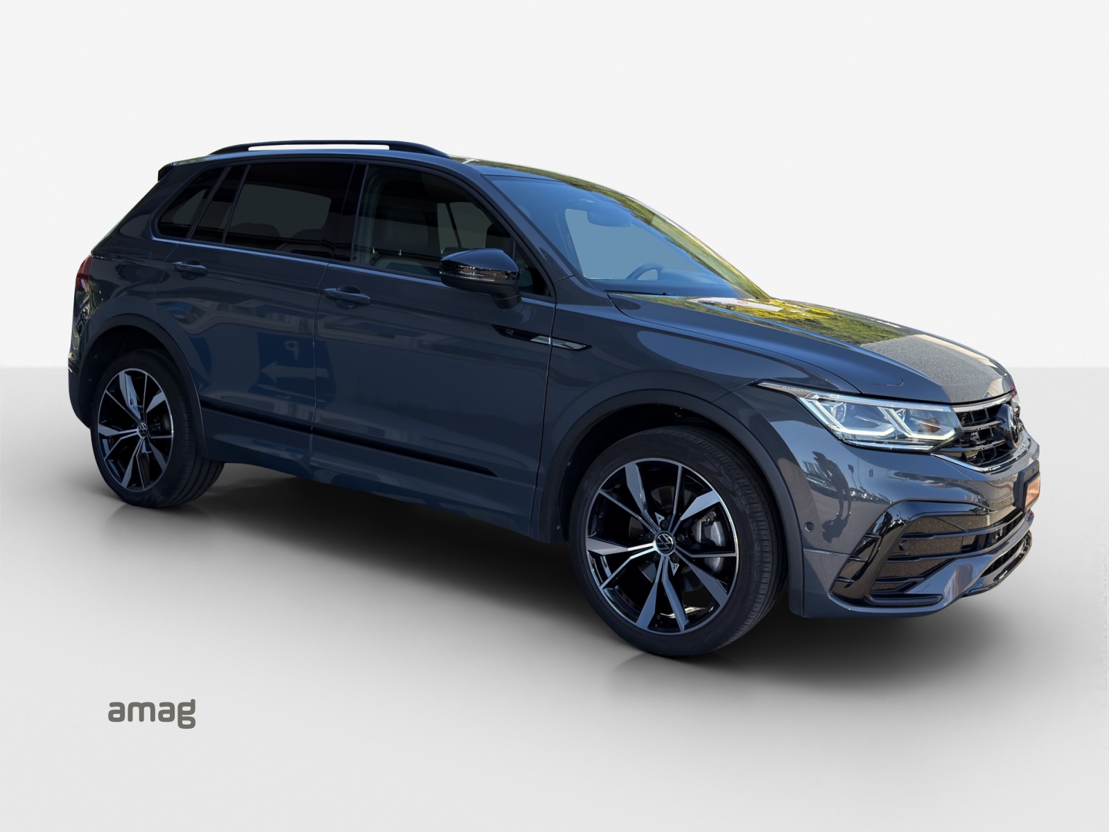 VW Tiguan 2.0TSI R-Line 4Motion DSG-image-5