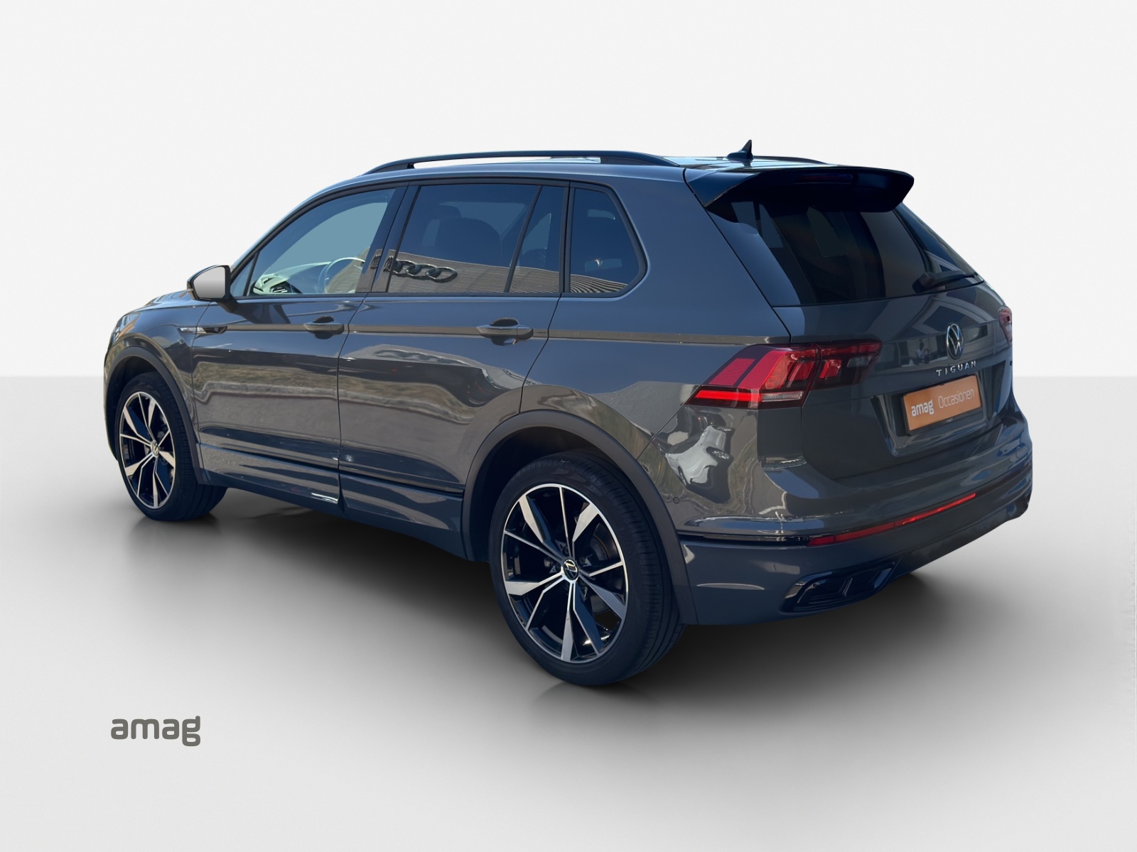 VW Tiguan 2.0TSI R-Line 4Motion DSG-image-2