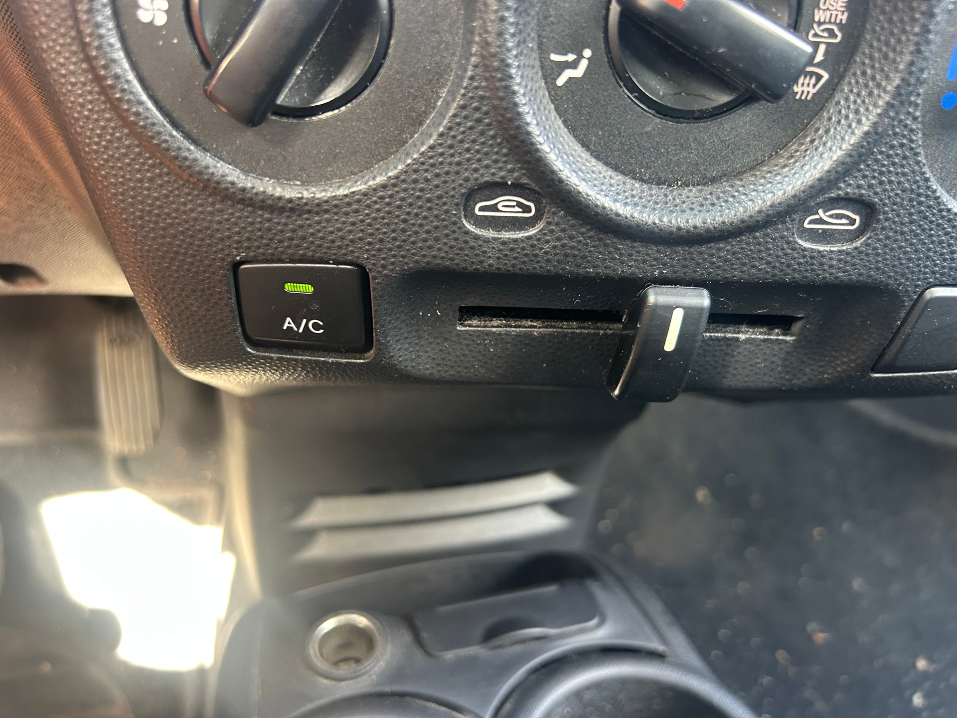 KIA Picanto 1.1 Trend-image-8