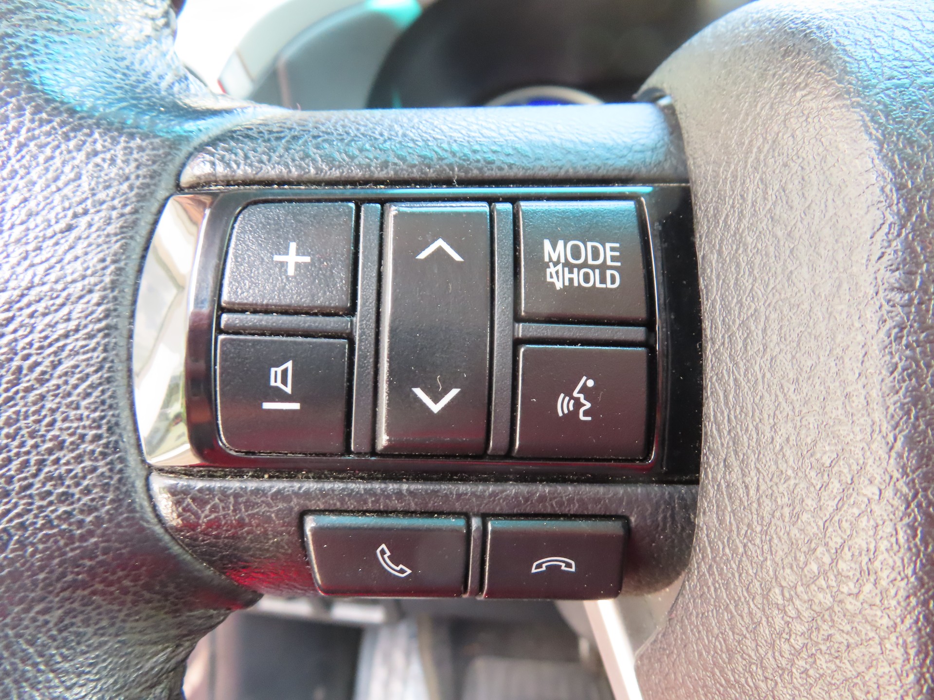 TOYOTA Hilux 2.4-4D Sol Premium Double Cab 4x4 A-image-13