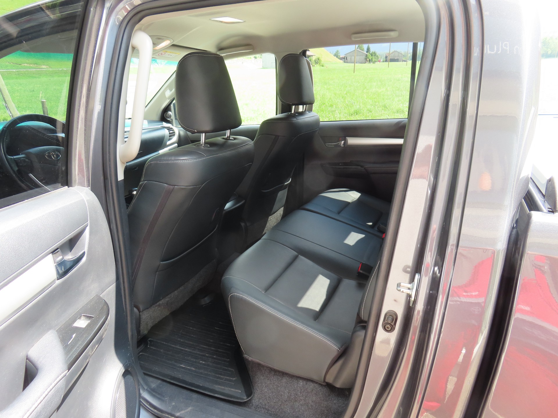 TOYOTA Hilux 2.4-4D Sol Premium Double Cab 4x4 A-image-6
