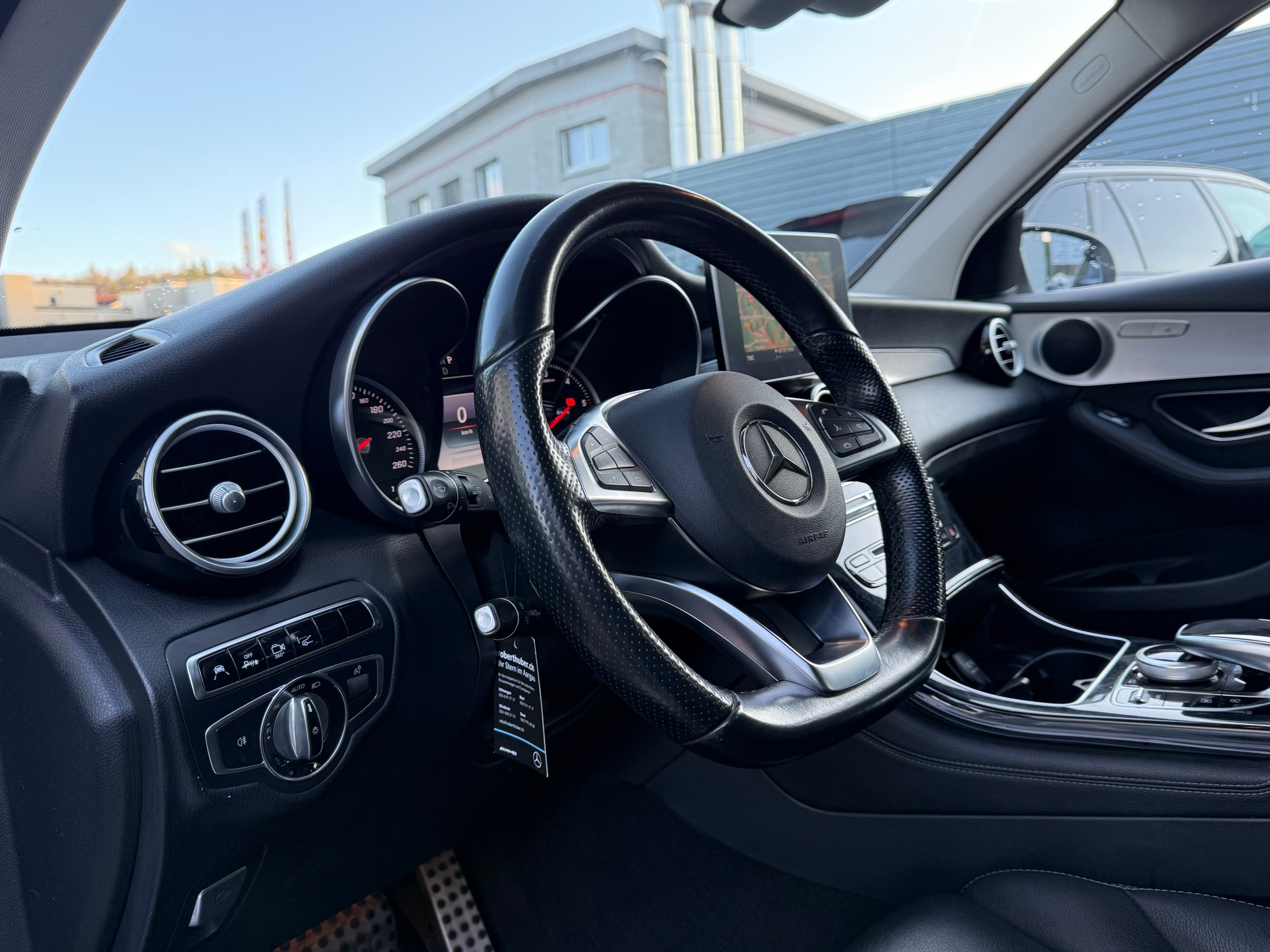 MERCEDES-BENZ GLC 250 d AMG Line 4Matic 9G-Tronic-image-6