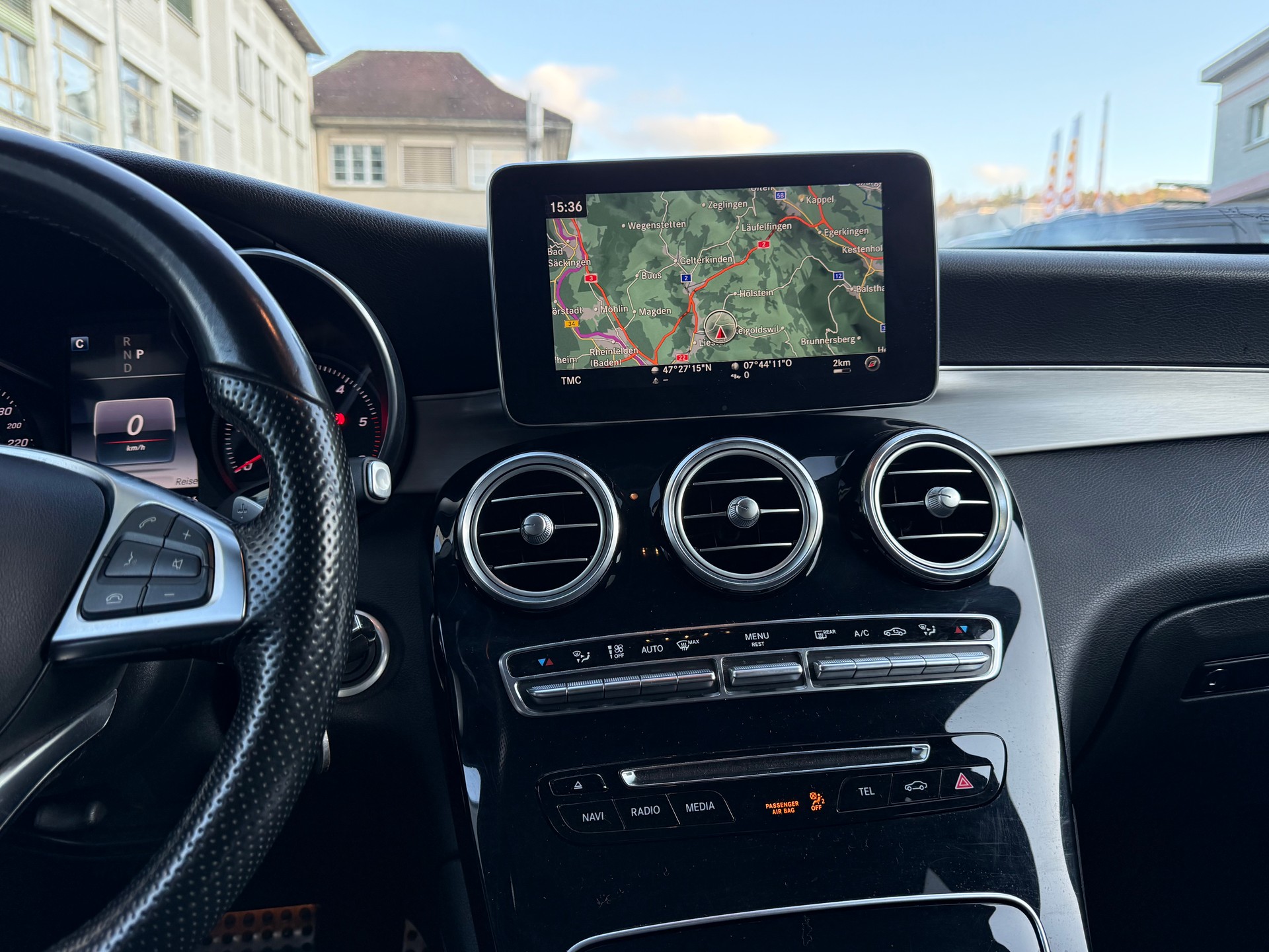 MERCEDES-BENZ GLC 250 d AMG Line 4Matic 9G-Tronic-image-7