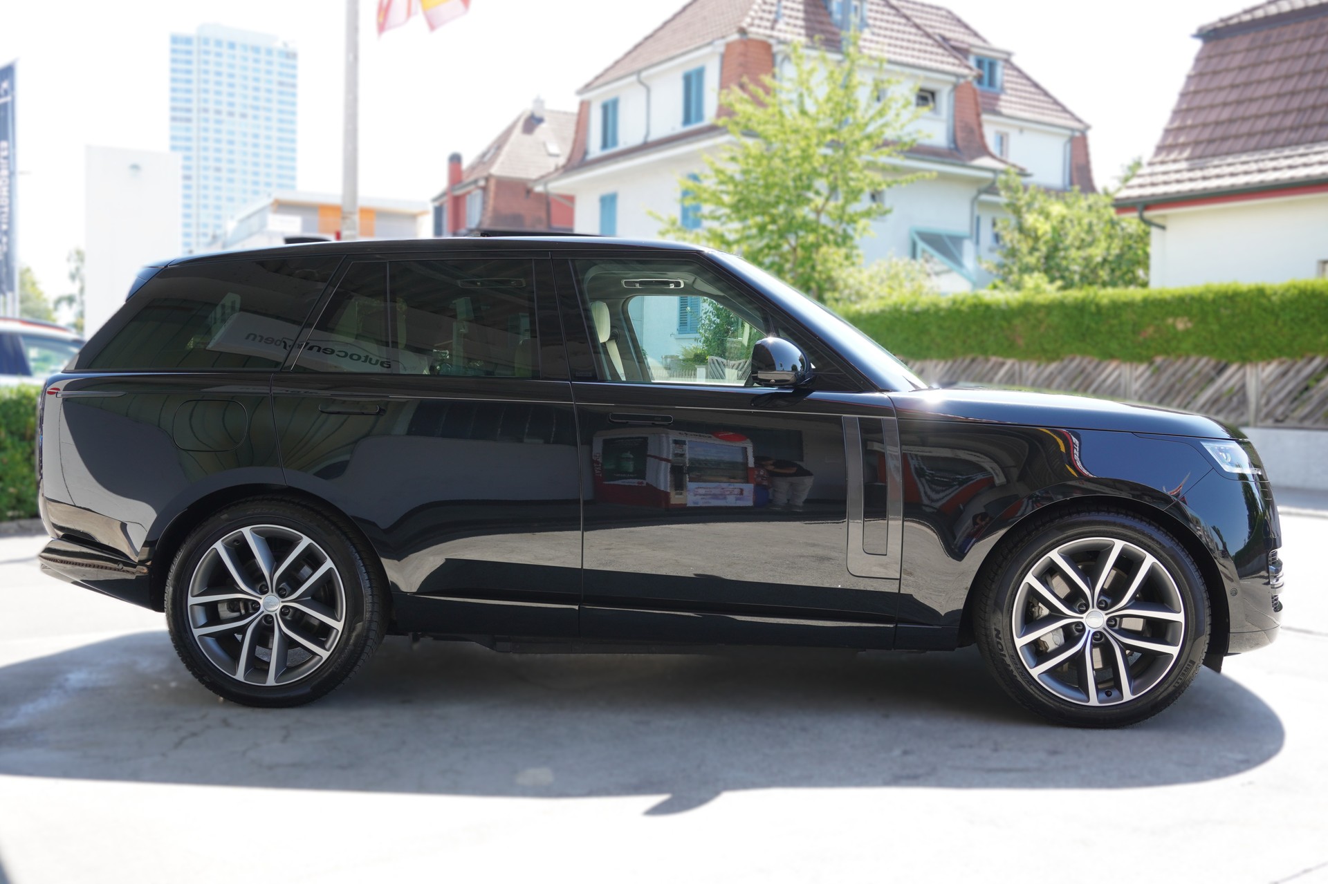 LAND ROVER Range Rover P550e Si6 PHEV HSE Automatic-image-4