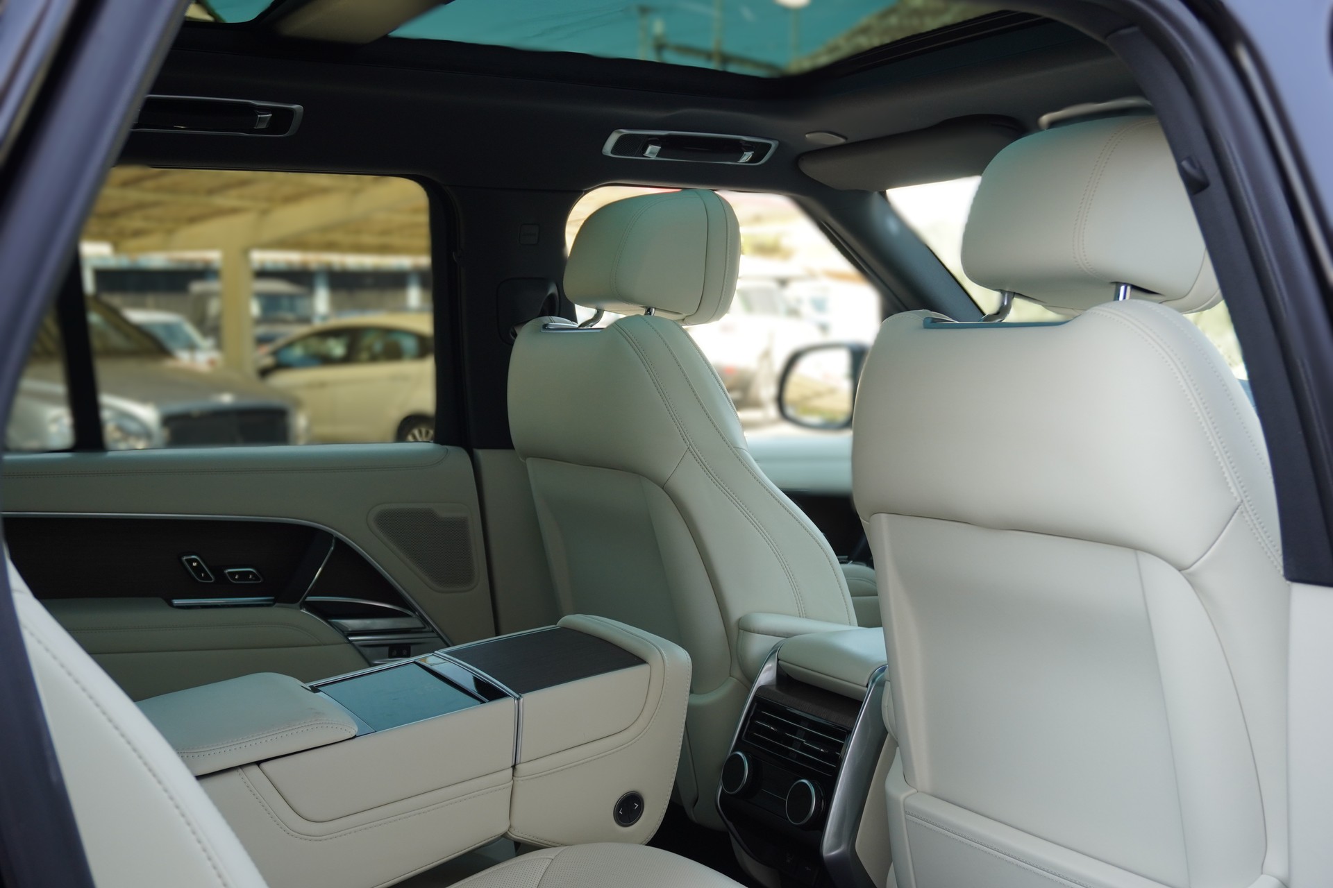LAND ROVER Range Rover P550e Si6 PHEV HSE Automatic-image-13