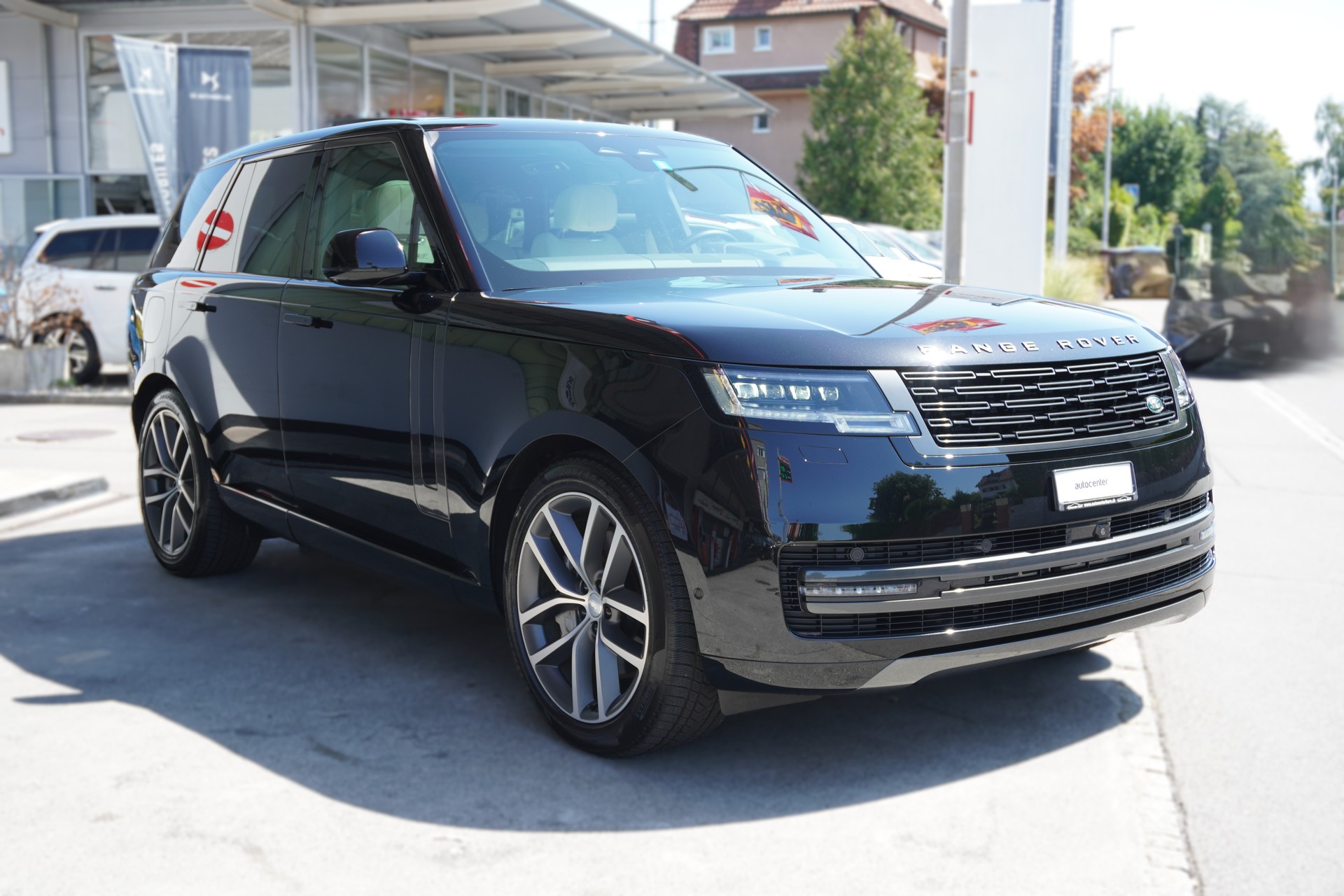 LAND ROVER Range Rover P550e Si6 PHEV HSE Automatic-image-3