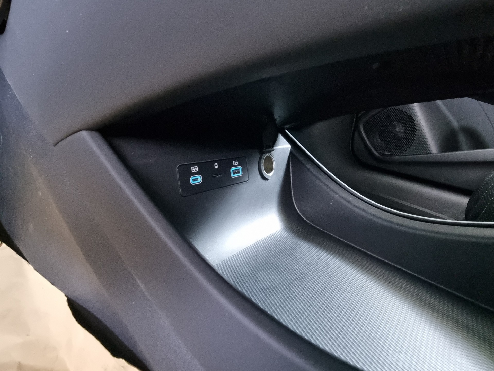 BYD Seal 82,2 kWh Excellence AWD-image-15