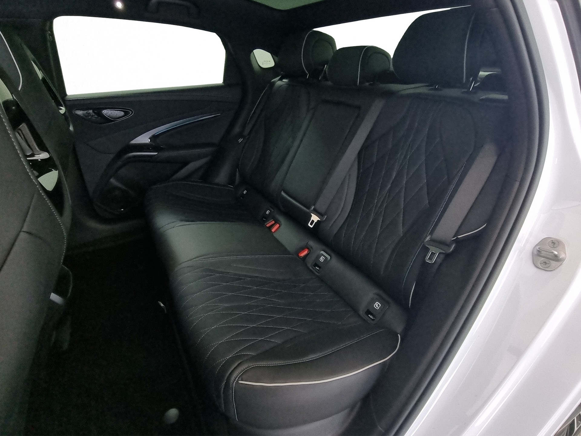 BYD Seal 82,2 kWh Excellence AWD-image-6