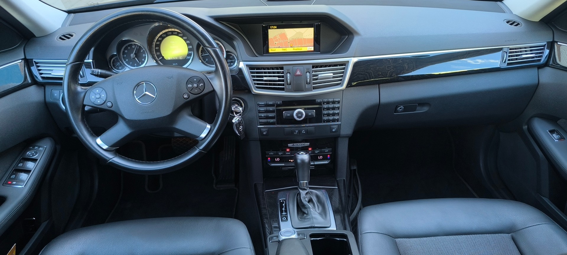 MERCEDES-BENZ E 250 CDI BlueEfficiency 4Matic 7G-Tronic-image-9