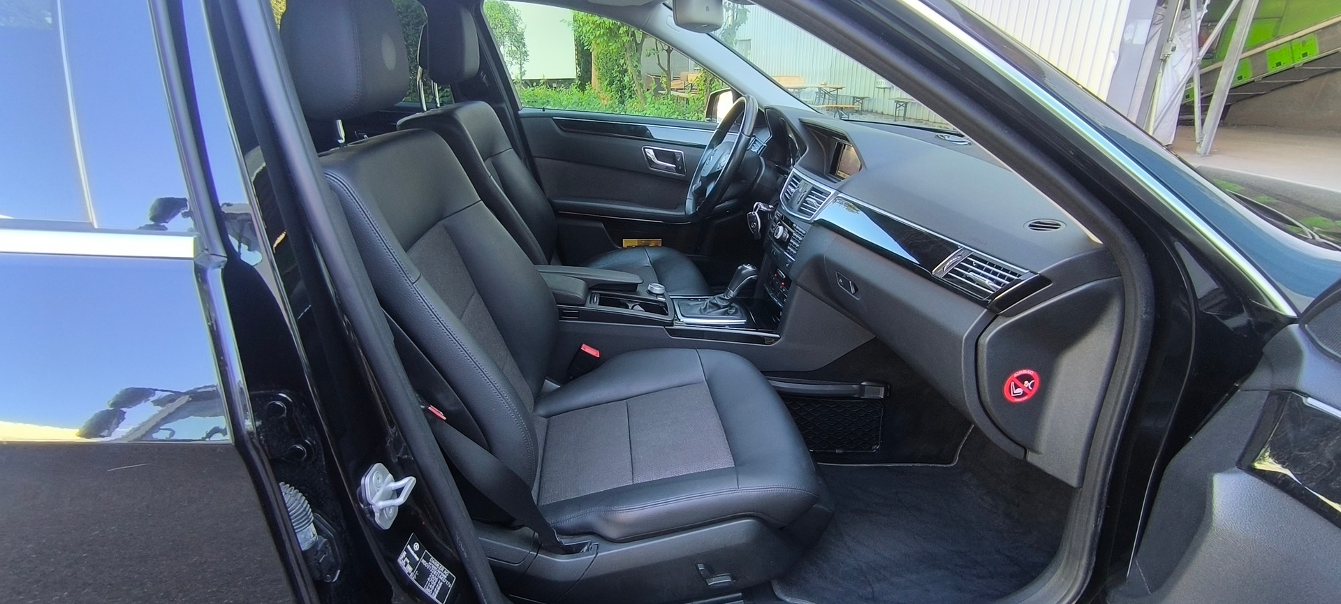 MERCEDES-BENZ E 250 CDI BlueEfficiency 4Matic 7G-Tronic-image-13