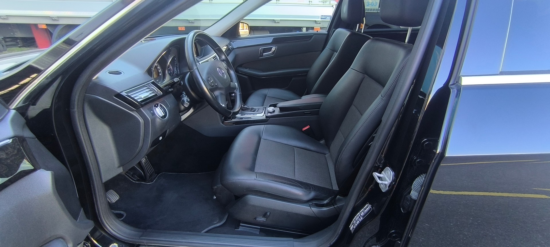 MERCEDES-BENZ E 250 CDI BlueEfficiency 4Matic 7G-Tronic-image-11