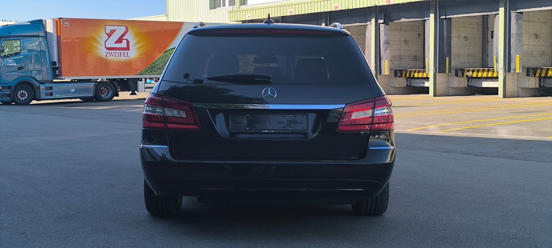 MERCEDES-BENZ E 250 CDI BlueEfficiency 4Matic 7G-Tronic-image-3