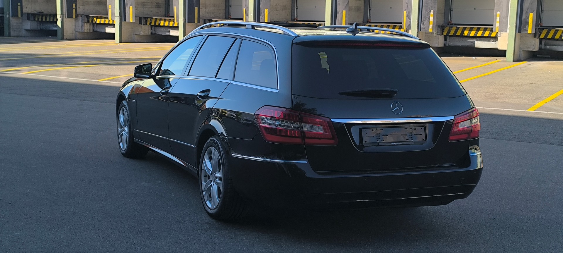 MERCEDES-BENZ E 250 CDI BlueEfficiency 4Matic 7G-Tronic-image-6