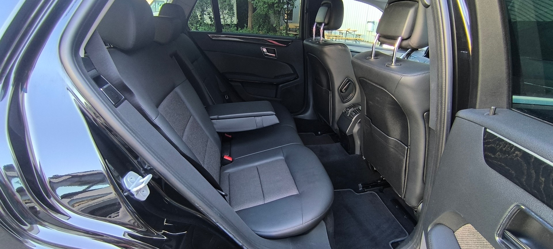 MERCEDES-BENZ E 250 CDI BlueEfficiency 4Matic 7G-Tronic-image-15