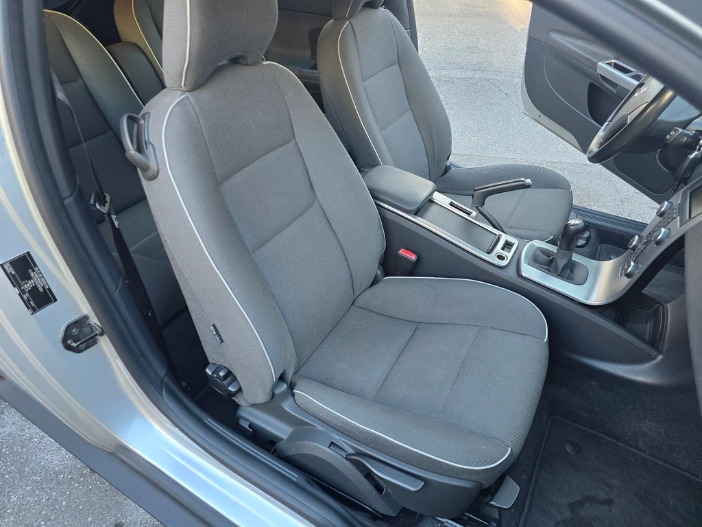 VOLVO C30 1.6D Kinetic-image-12