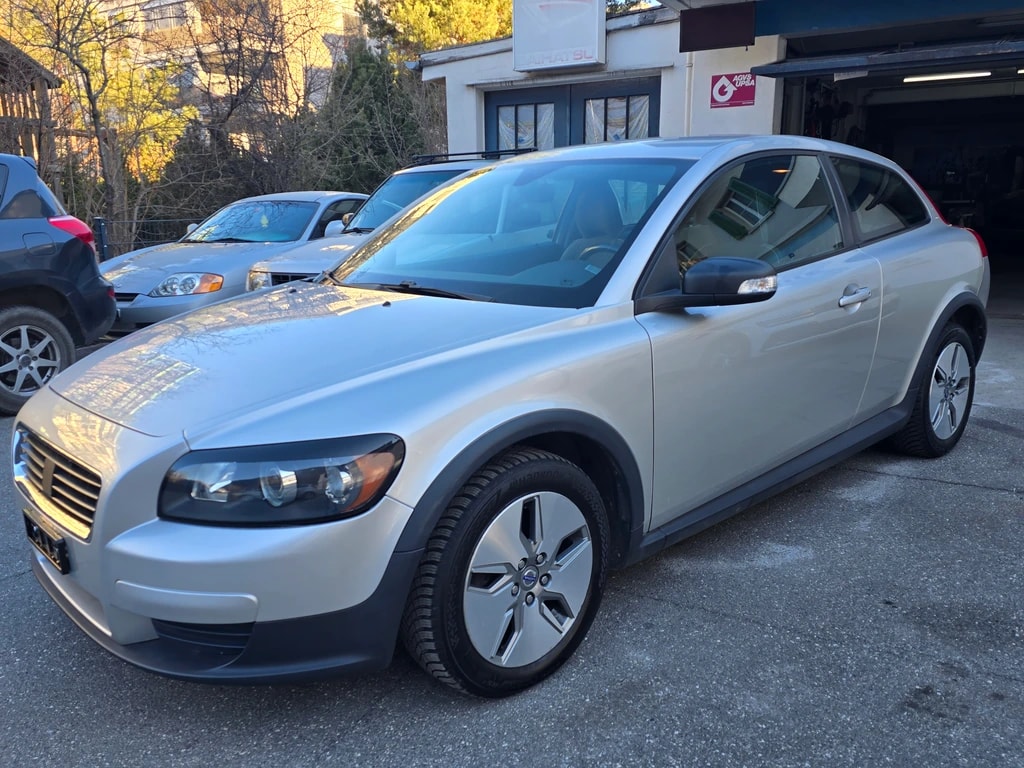 VOLVO C30 1.6D Kinetic-image-0