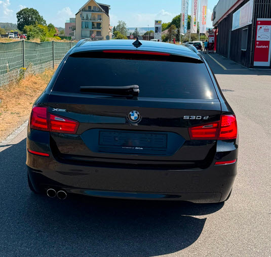 BMW 530d xDrive Touring Steptronic-image-2