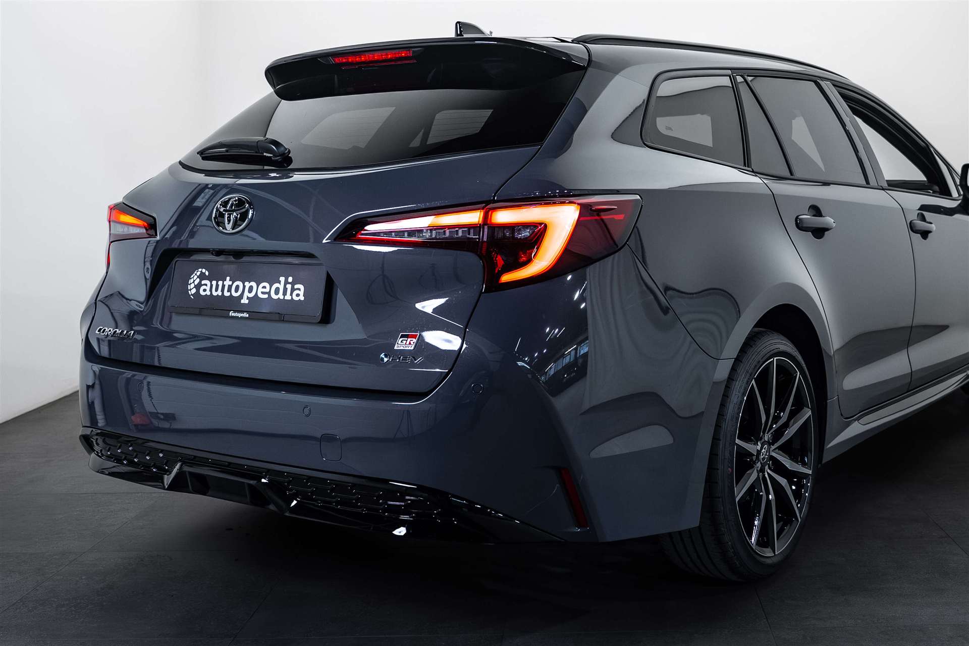 TOYOTA TOYOTA Corolla Touring Sports 2.0 HSD GR Sport e-CVT Automat-image-3