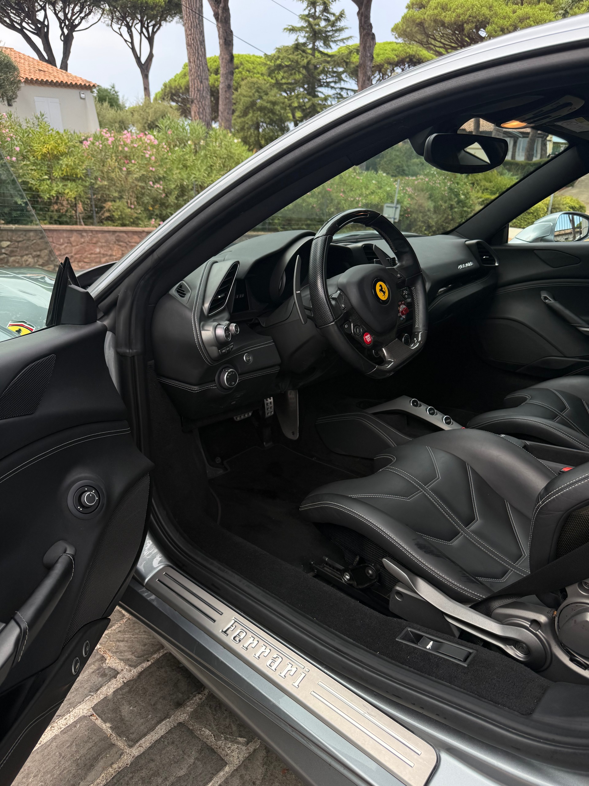 FERRARI FERRARI 488 GTB 3.9 V8 *FERRARI APPROVED OCTOBER 2027*-image-5