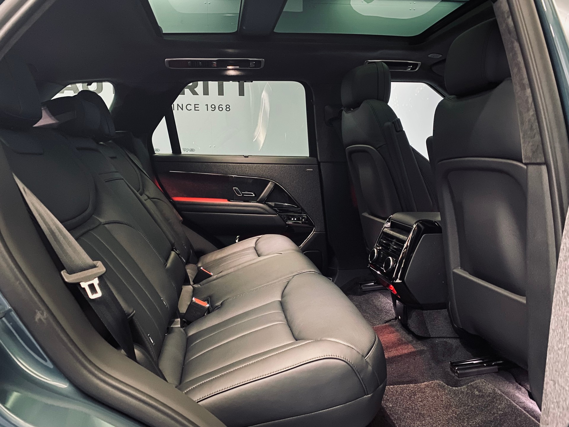 LAND ROVER Range Rover Sport 3.0 Si6 P510e First Edition-image-8