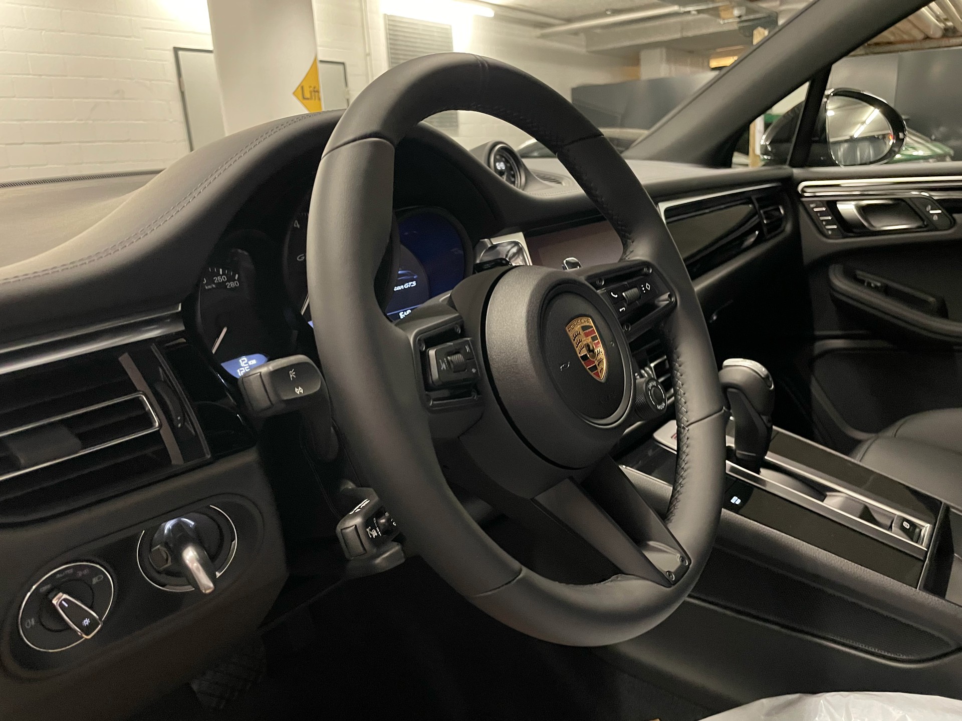 PORSCHE 2.9 V6 GTS-image-4
