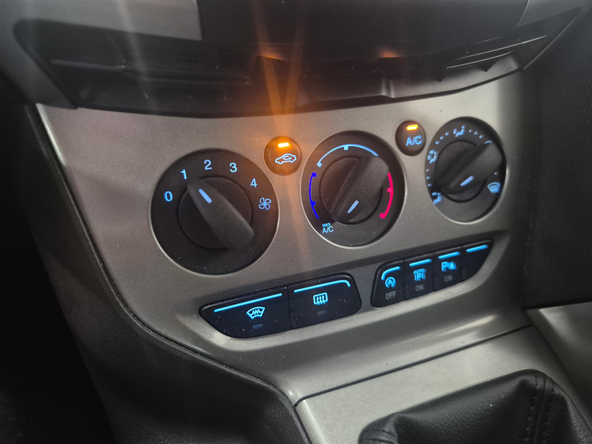 FORD Focus 1.0 SCTi Carving-image-11