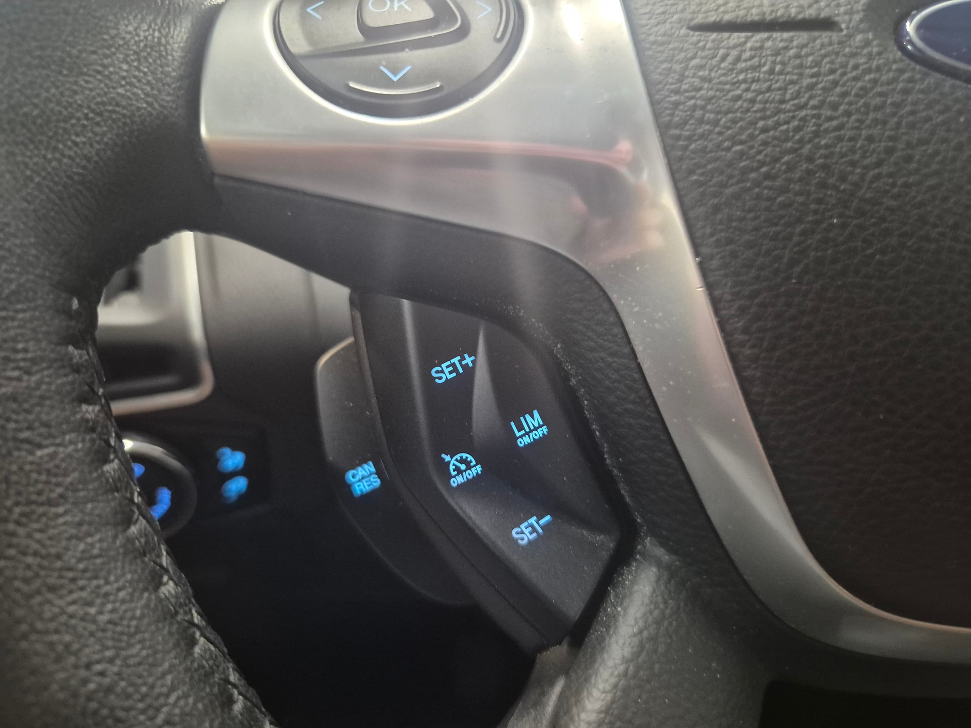 FORD Focus 1.0 SCTi Carving-image-8