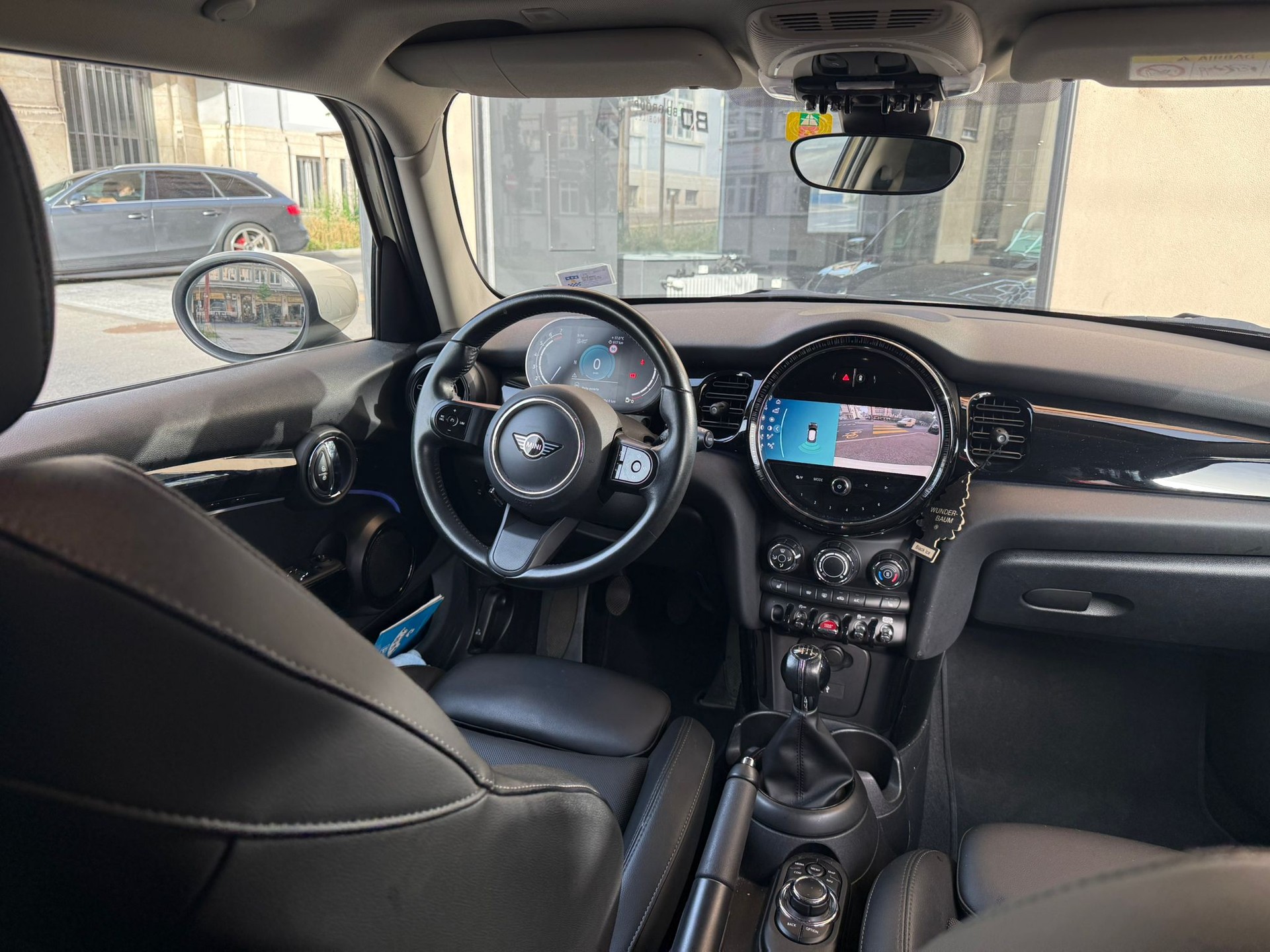 MINI One-image-9