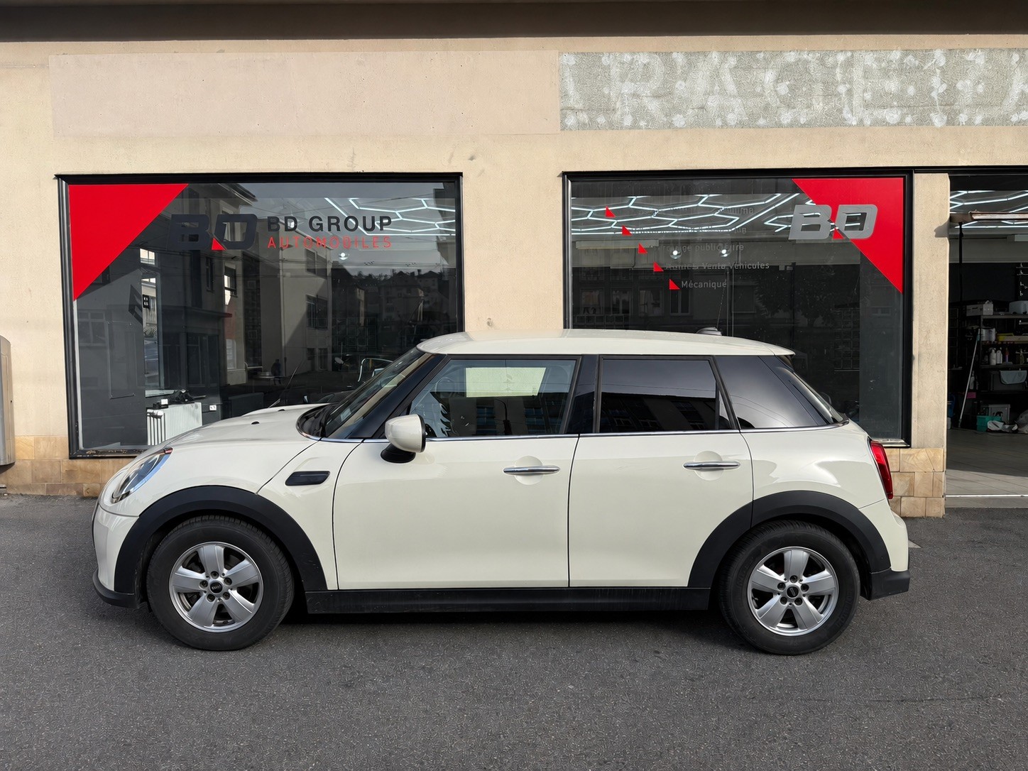 MINI One-image-3