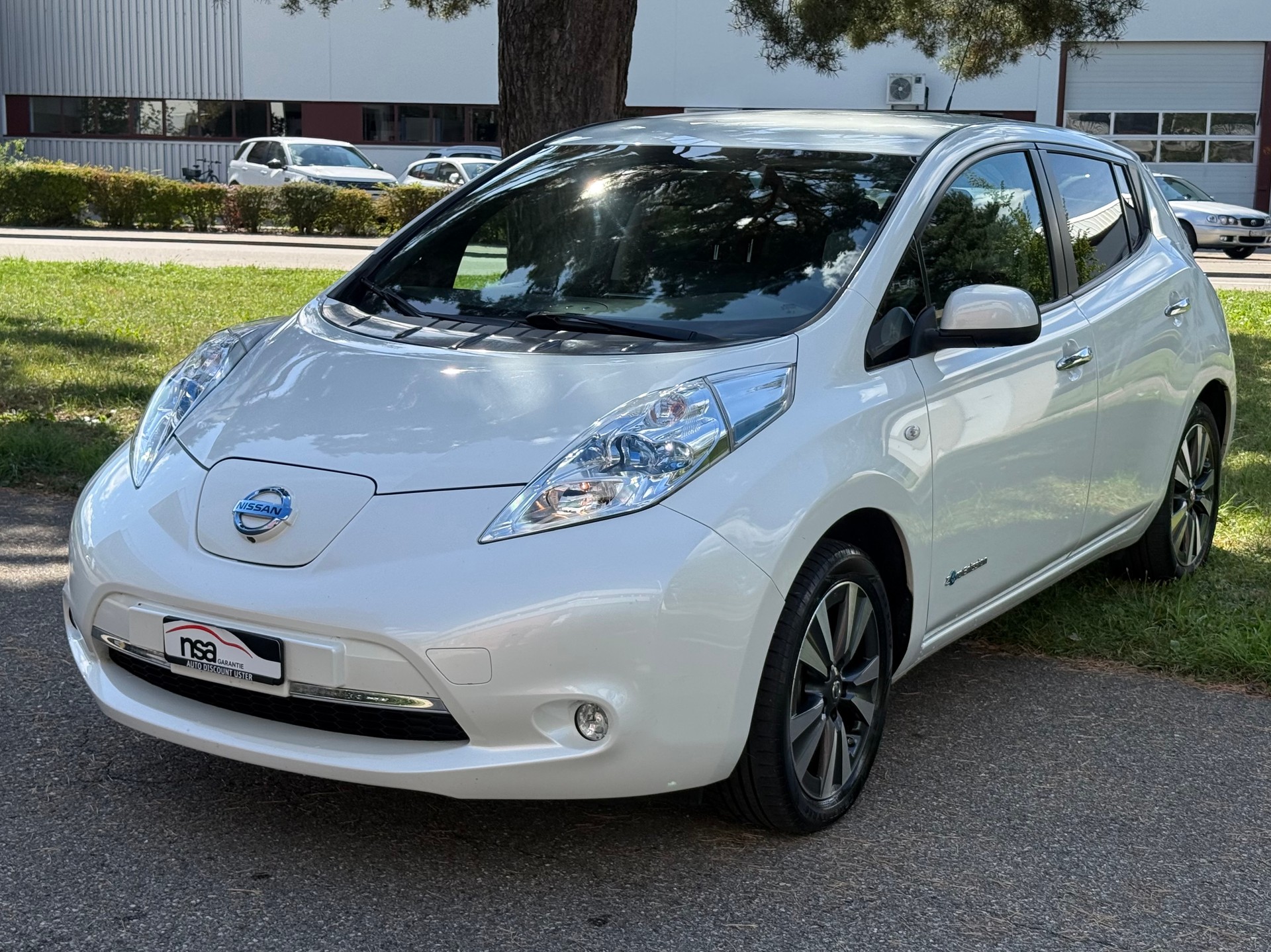 NISSAN Leaf visia 24kWh (incl battery)-image-1
