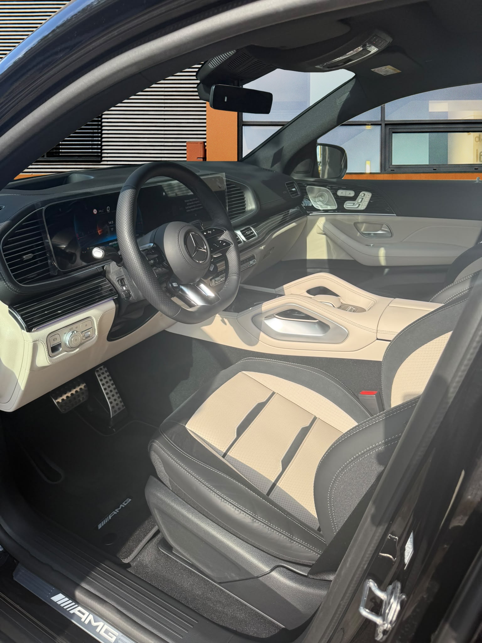 MERCEDES-BENZ GLE 53 Hybrid EQ Star AMG 4matic+ Coupé / Top Ausstattung-image-4