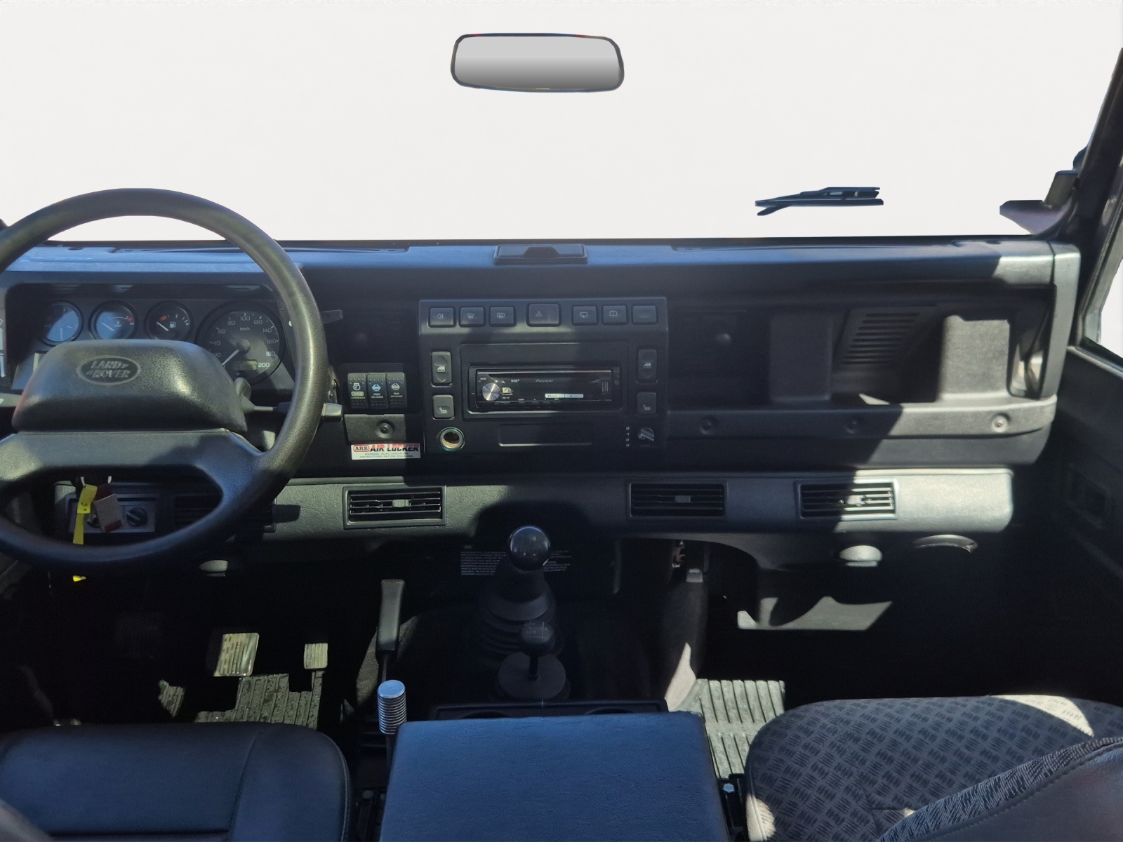 LAND ROVER Defender 90 SW 2.5 Td5-image-10