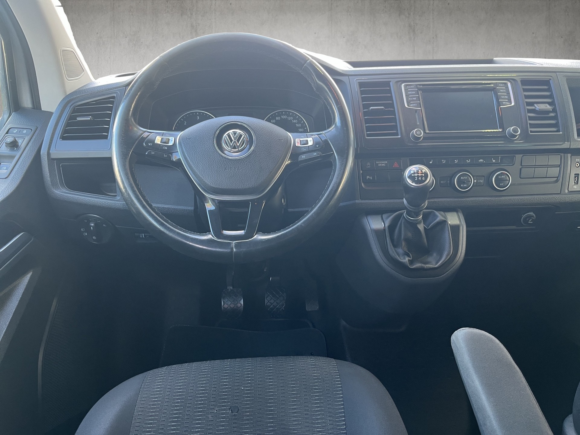 VW T6 Caravelle 2.0 Bi-TDI Comfortline Liberty LWB-image-14