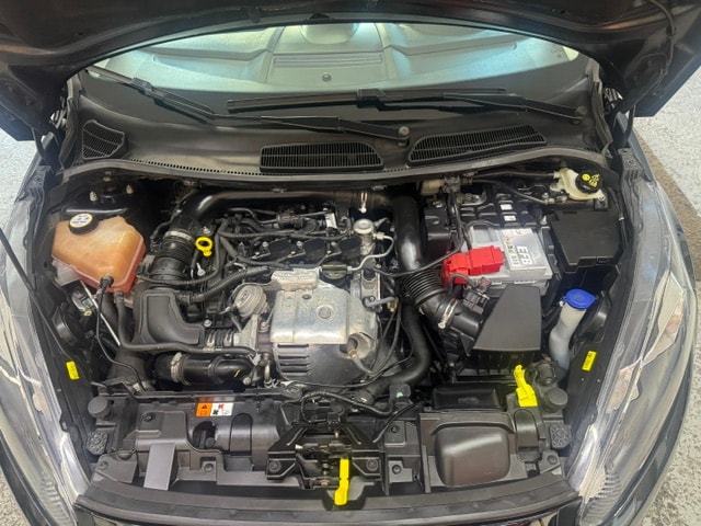 FORD Fiesta 1.0 SCTi Titanium-image-11