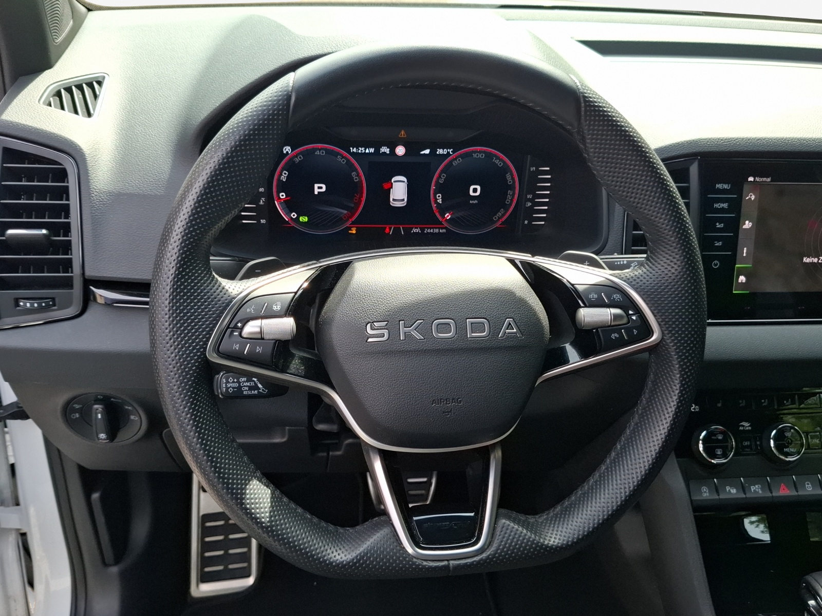 SKODA Karoq 2.0 TSI SportLine 4x4 DSG-image-9