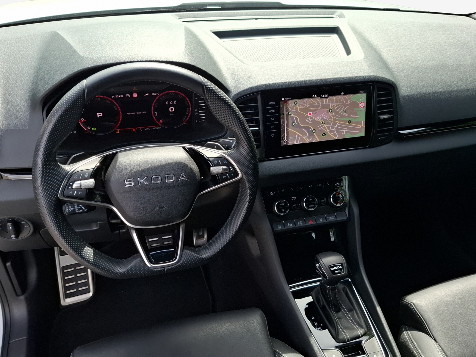 SKODA Karoq 2.0 TSI SportLine 4x4 DSG-image-8
