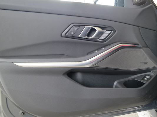 BMW 320d xDr 48V T M SportPro-image-12