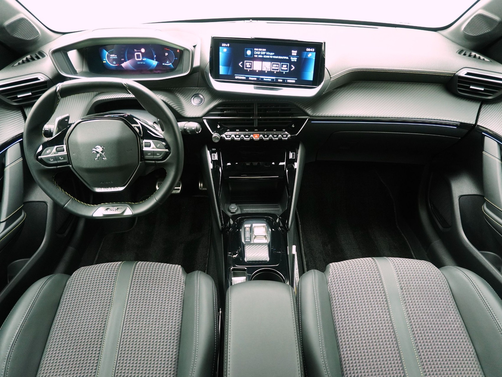 PEUGEOT 208 1.2 PureTech GT-image-12