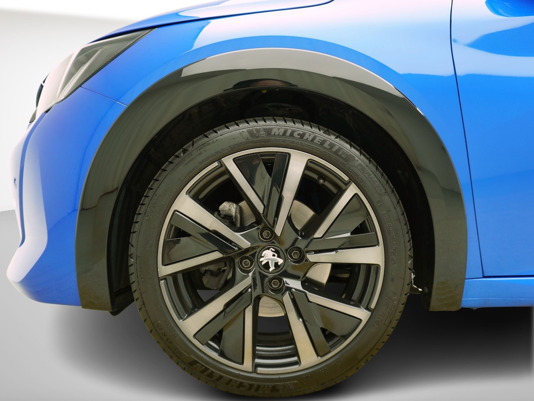 PEUGEOT 208 1.2 PureTech GT-image-6