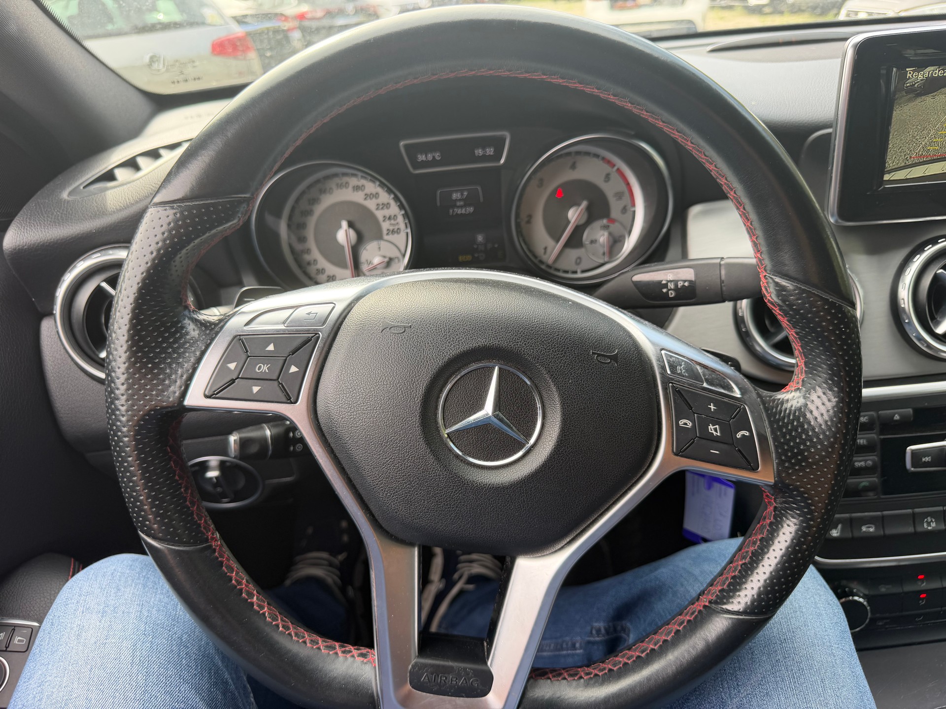MERCEDES-BENZ GLA 220 CDI AMG Line 4Matic 7G-DCT-image-8