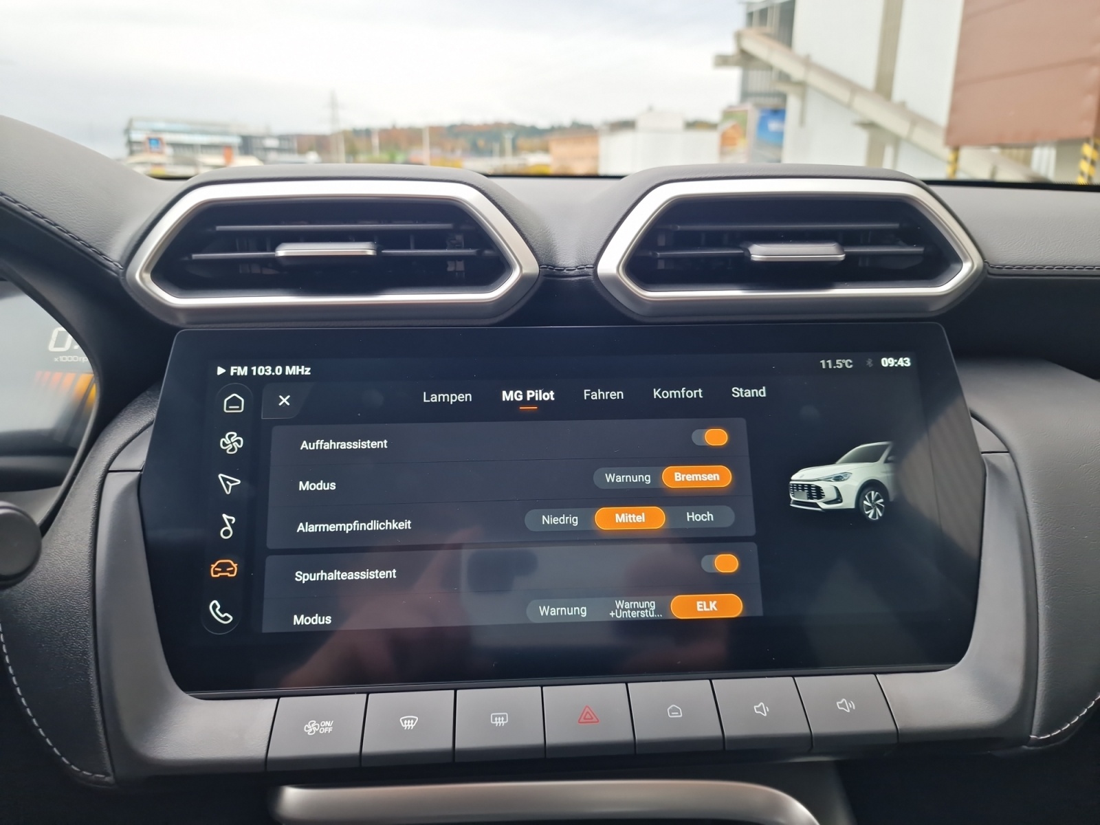 MG ZS 1.5 Hybrid+ Luxury Panorama-image-12
