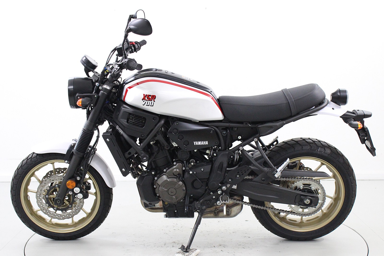 YAMAHA XSR 700 Tribute ABS-image-4