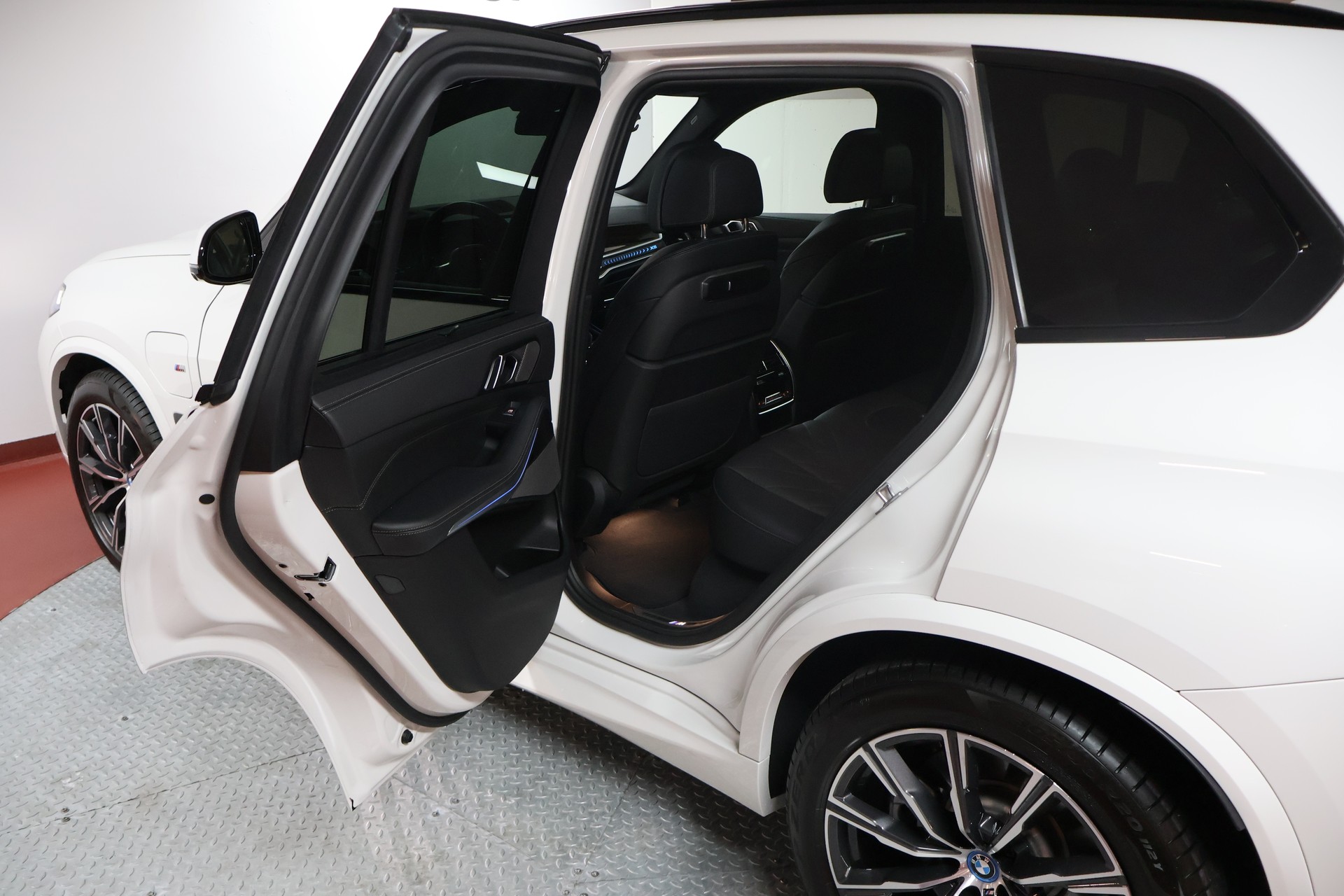 BMW X5 xDrive 50e M Sport Steptronic-image-17