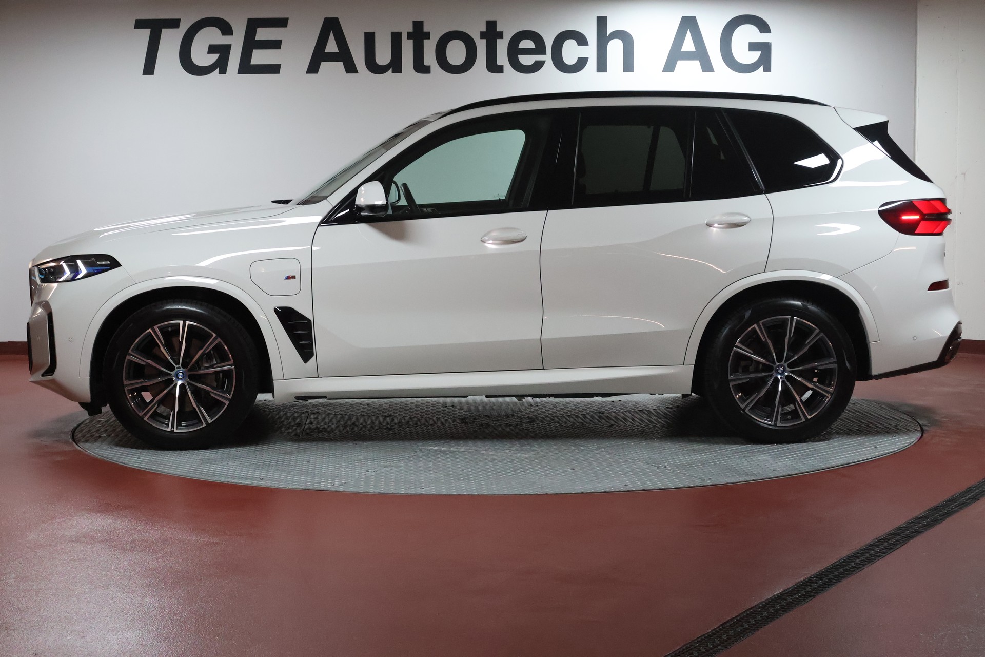 BMW X5 xDrive 50e M Sport Steptronic-image-4