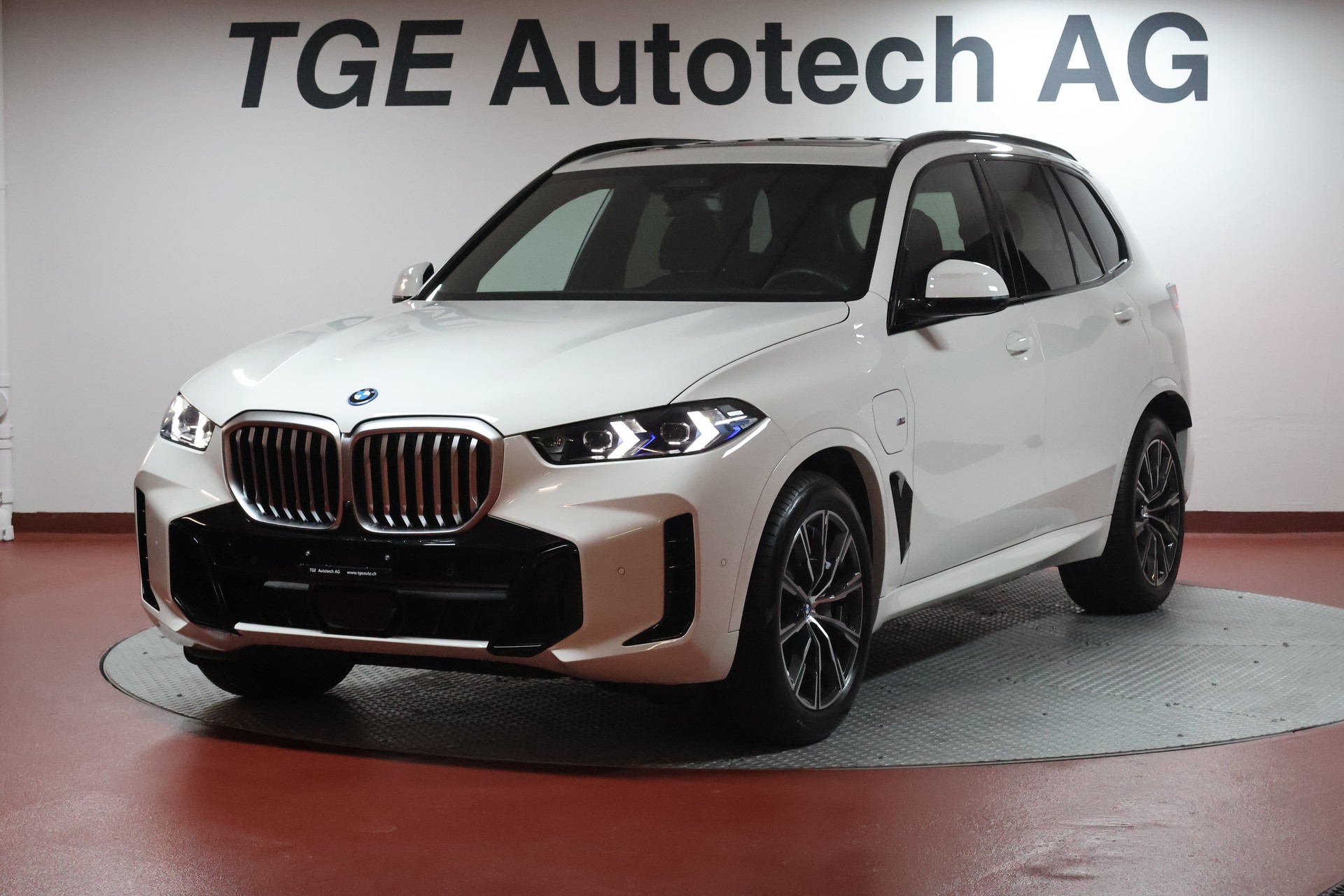 BMW X5 xDrive 50e M Sport Steptronic-image-2