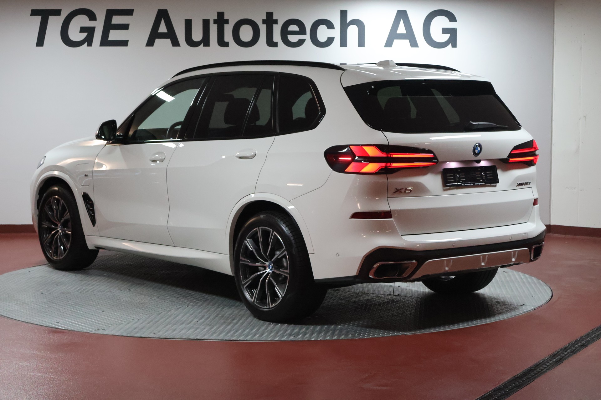 BMW X5 xDrive 50e M Sport Steptronic-image-22