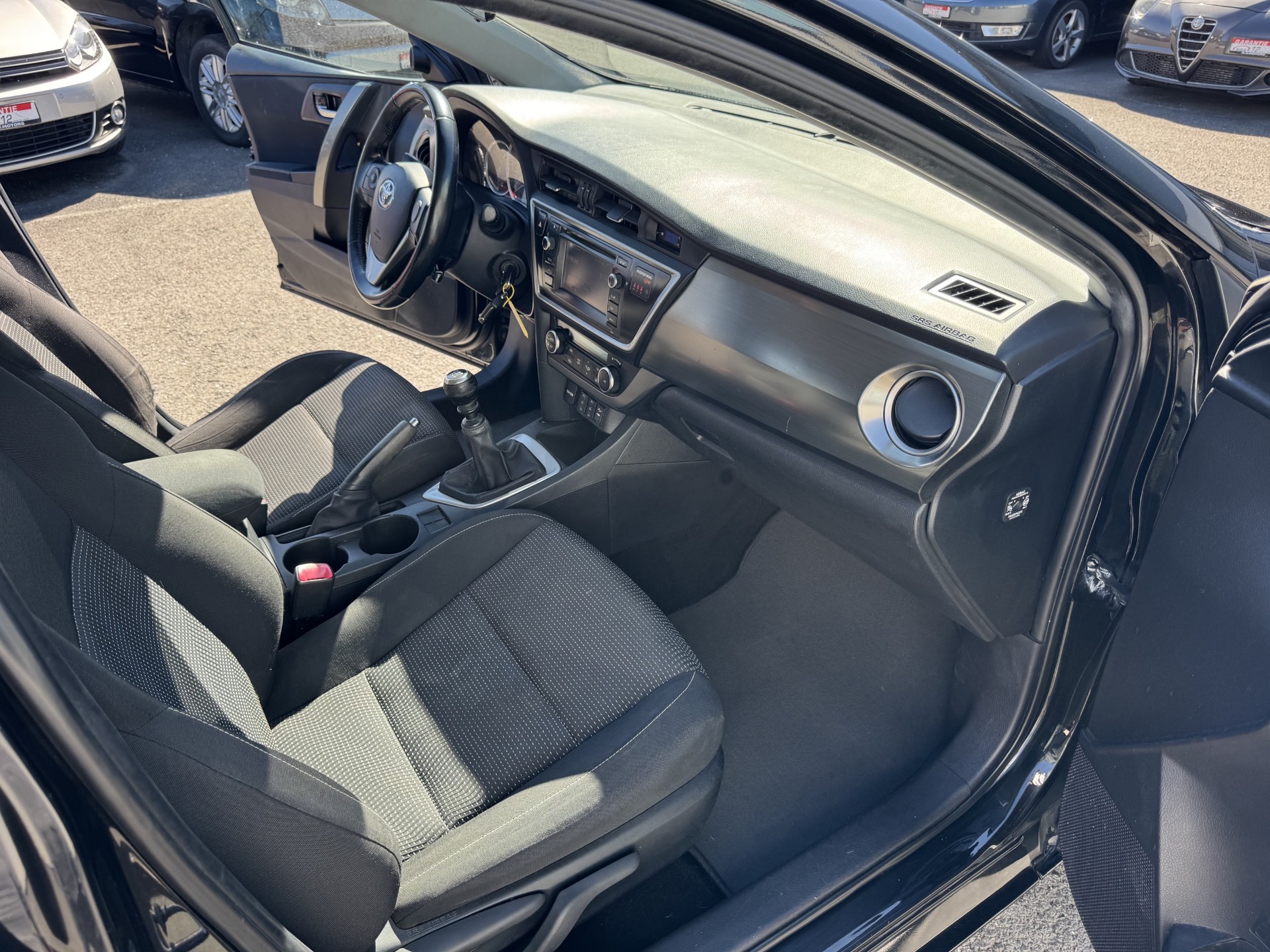 TOYOTA Auris 1.6 Luna-image-13