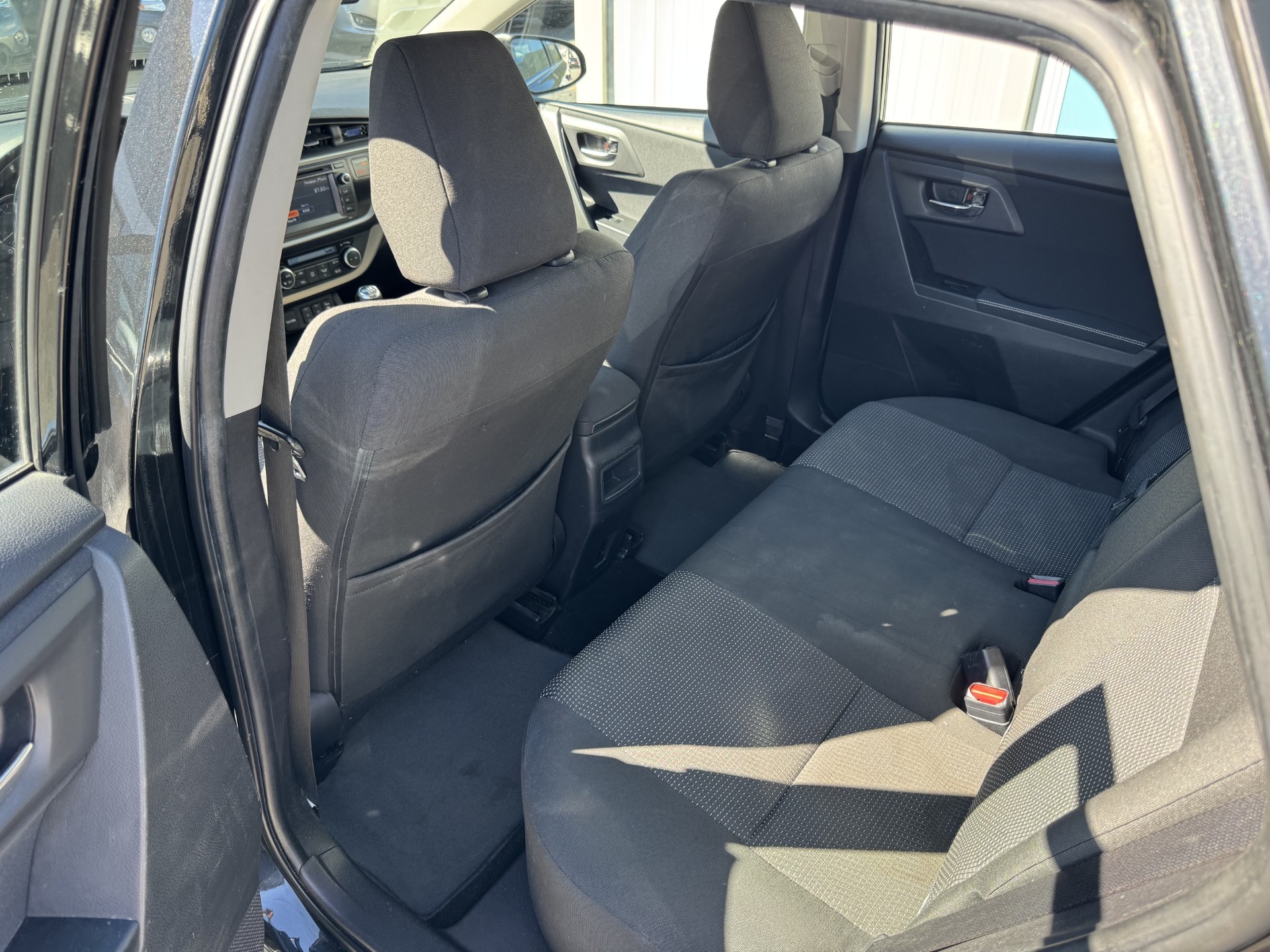 TOYOTA Auris 1.6 Luna-image-10